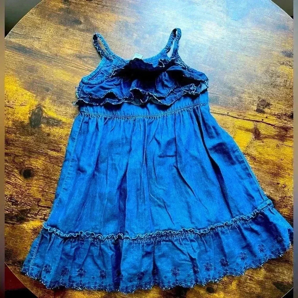 baby Gap | little girls denim dress. Size: 3 years.